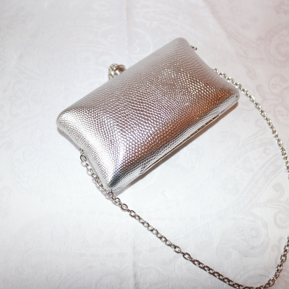 Formal wear clutch